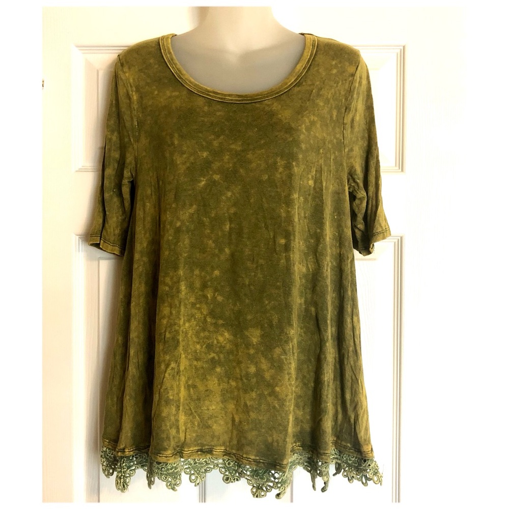 Hayden Los Angeles Green Tie Dyed T-shirt with Embellished Border